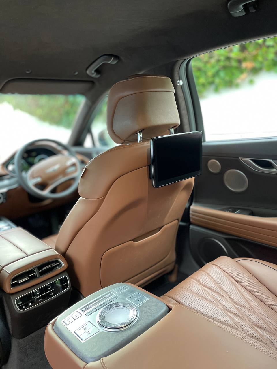 Mercedes E-Class — premium detail